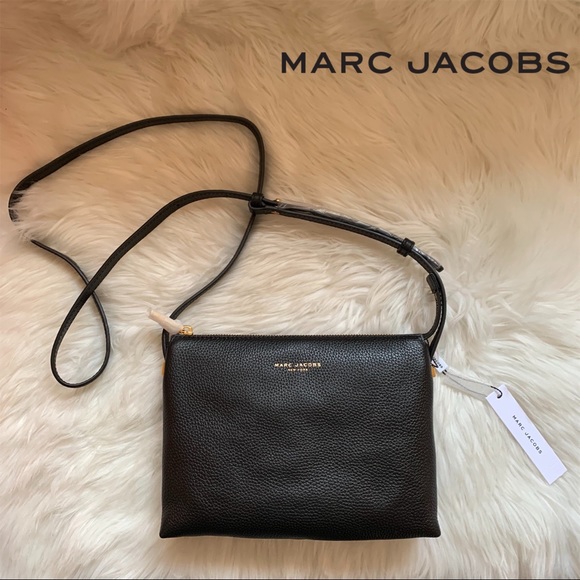 Marc Jacobs Handbags - MARC JACOBS Logo Crossbody Leather Bag